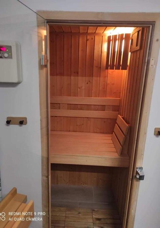 Urocze Studia W Lomiankach, 1- Z Sauna I Tarasem, 2- Z Kominkiem, 3- Ekonomiczne, 7Km Metro Mlociny Warszawa Łomianki Esterno foto