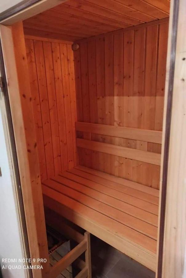 Urocze Studia W Lomiankach, 1- Z Sauna I Tarasem, 2- Z Kominkiem, 3- Ekonomiczne, 7Km Metro Mlociny Warszawa Łomianki Esterno foto