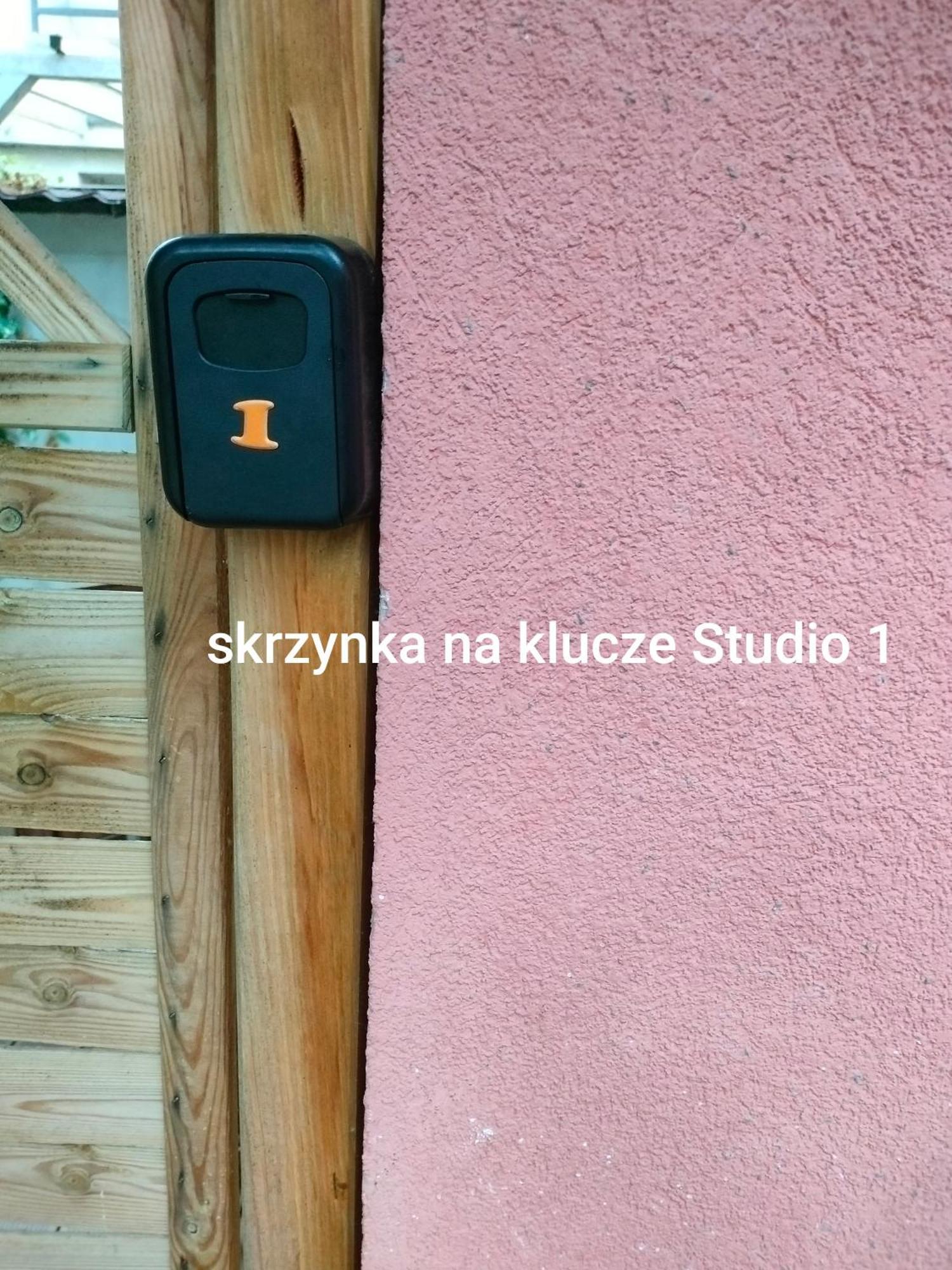 Urocze Studia W Lomiankach, 1- Z Sauna I Tarasem, 2- Z Kominkiem, 3- Ekonomiczne, 7Km Metro Mlociny Warszawa Łomianki Esterno foto