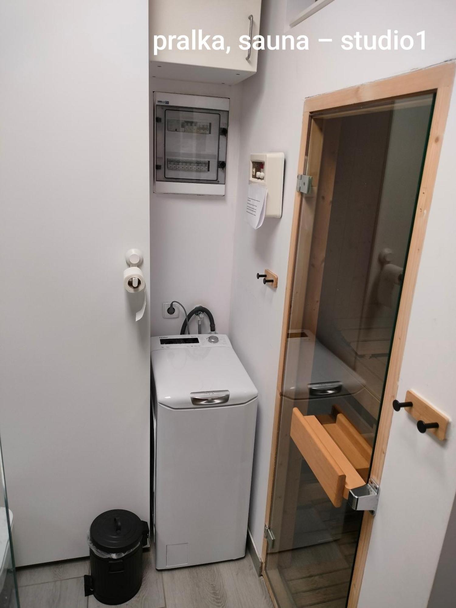 Urocze Studia W Lomiankach, 1- Z Sauna I Tarasem, 2- Z Kominkiem, 3- Ekonomiczne, 7Km Metro Mlociny Warszawa Łomianki Esterno foto